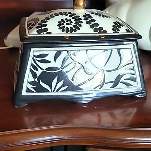 Black and white ornamentl nick nack